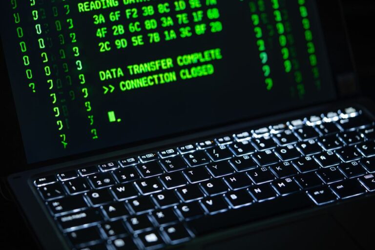 Software de seguridad en la pantalla de una laptop